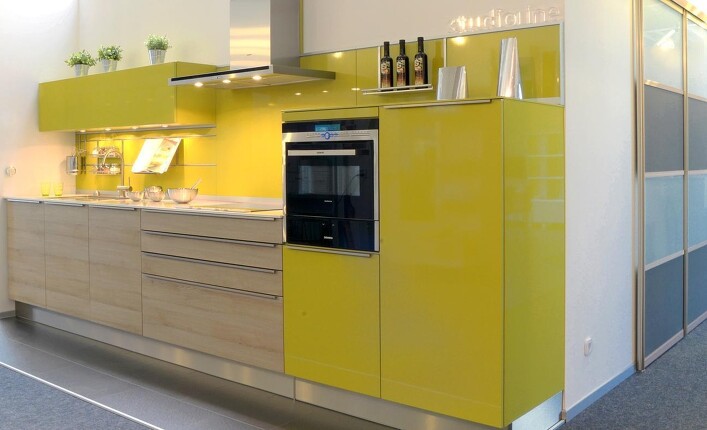 Küche in Olivgrün, Hochglanz Küche in Olivgrün, Hochglanz